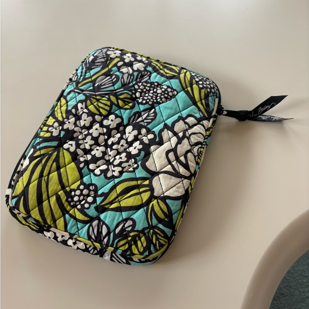 Vera Bradley Island Blooms Floral Quilted Zipper Pouch, 8 x 6 x 1 - Picture 2 of 9
